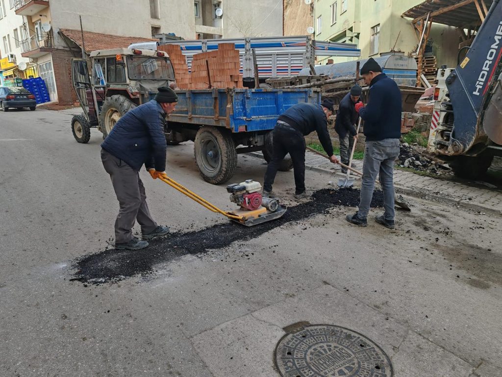 Fiber Altyapı Çalışmaları Kapsamında Açılan Yol Kanalları Onarılıyor
